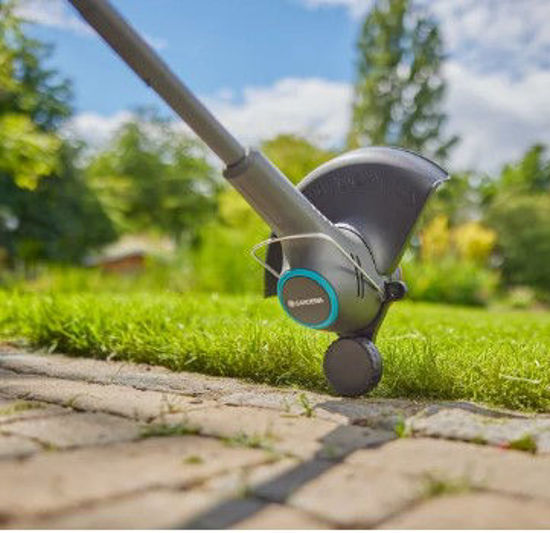 Load image into Gallery viewer, Gardena trimmer easytrim 2518v p4a set