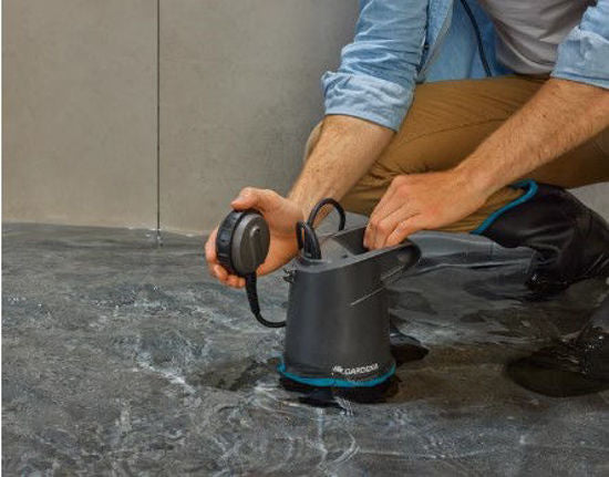 Load image into Gallery viewer, Gardena dompelpomp 20000 basic