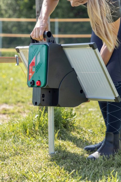 Afbeelding laden in galerijviewer, Ako producten sun power s3000 schrikdraadapparaat met zonnepaneel