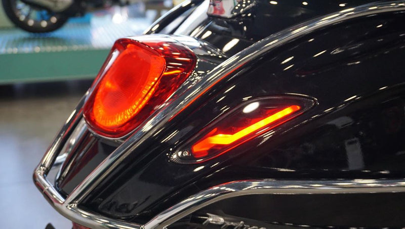 Laden Sie das Bild in Galerie -Viewer, Level10 raw-set achter led smoke | vespa sprint primavera