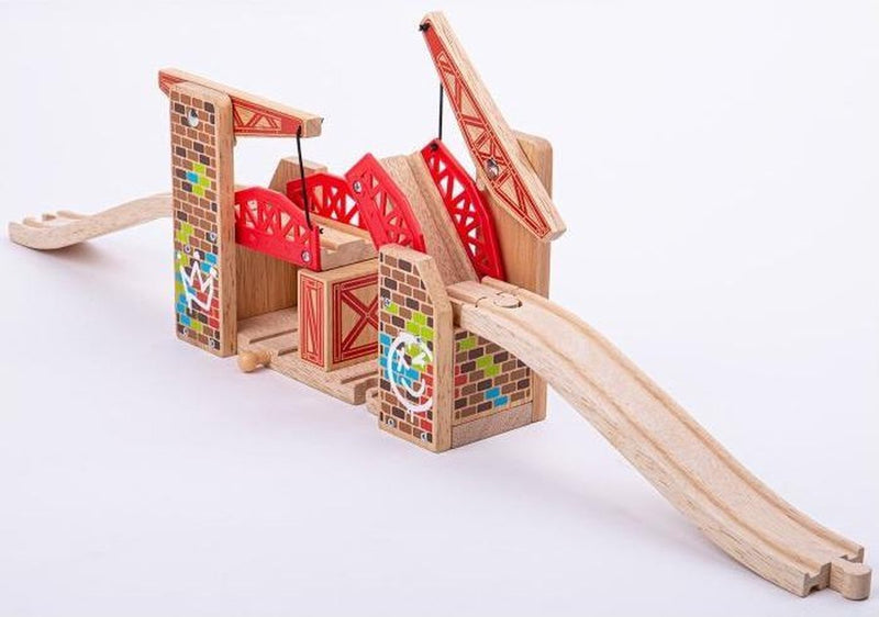 Afbeelding laden in galerijviewer, Bigjigs houten rails dubbele liftbrug graffiti