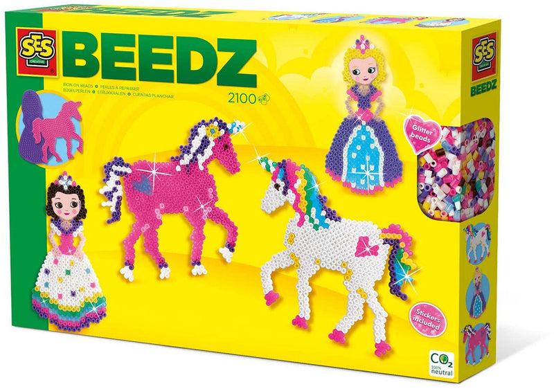 Laden Sie das Bild in Galerie -Viewer, Ses creative - beedz - unicorns en prinsessen - 2100 strijkkralen met grondplaten en strijkvellen - vanaf 5 jaar