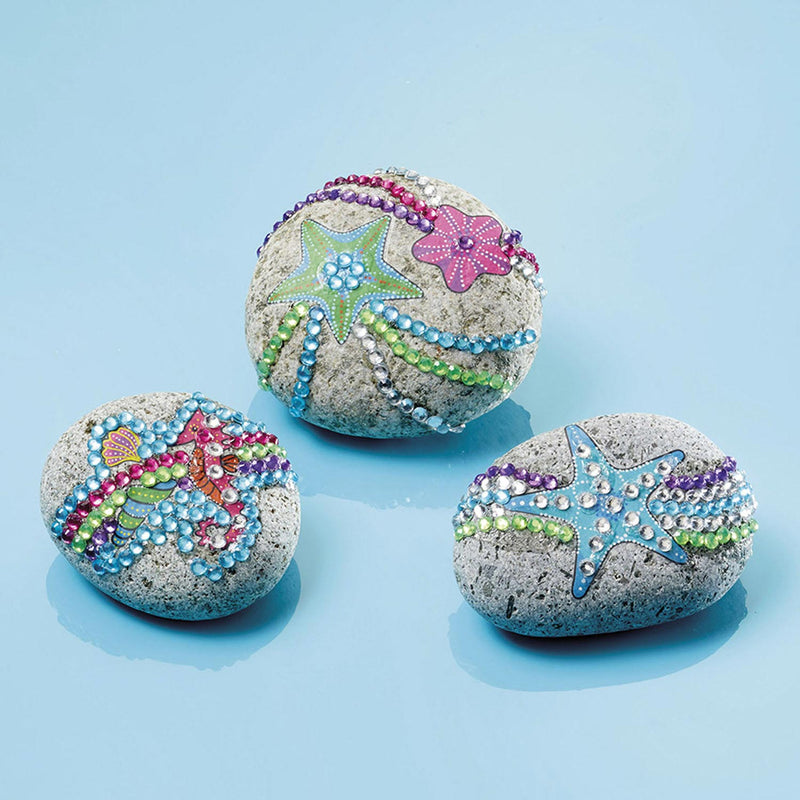 Afbeelding laden in galerijviewer, Totum knutselset stenen versieren met zeester incl. 350+ strass steentjes - rock starfish cadeautip creatief speelgoed meisjes en jongens vanaf 5 jaar knutselen