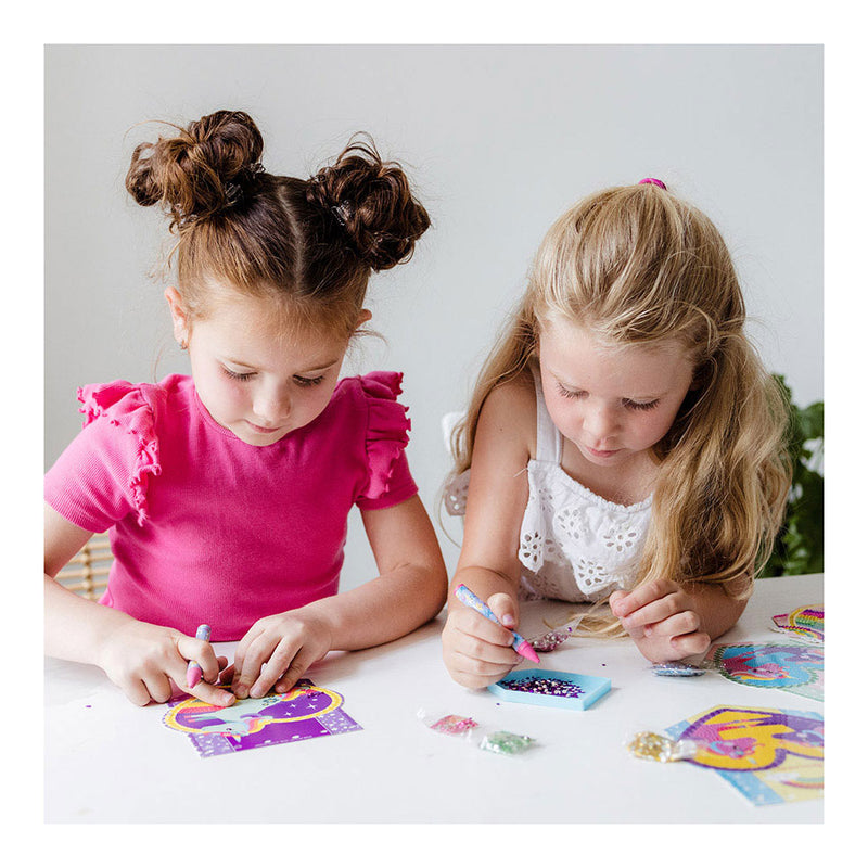 Afbeelding laden in galerijviewer, Totum unicorn knutselkoffer 2-in-1 knutselset armbandjes maken en diamond painting - creatief speelgoed meisjes vanaf 5 jaar cadeau tip knutselen sieradenpakket