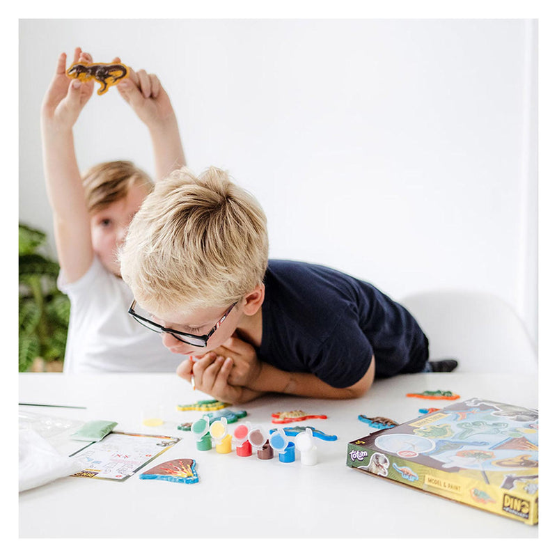 Afbeelding laden in galerijviewer, Totum dinosaurus junior knutselset gips en verfset dino forever model paint inclusief gips, 6 kleuren verf - cadeautip jongens