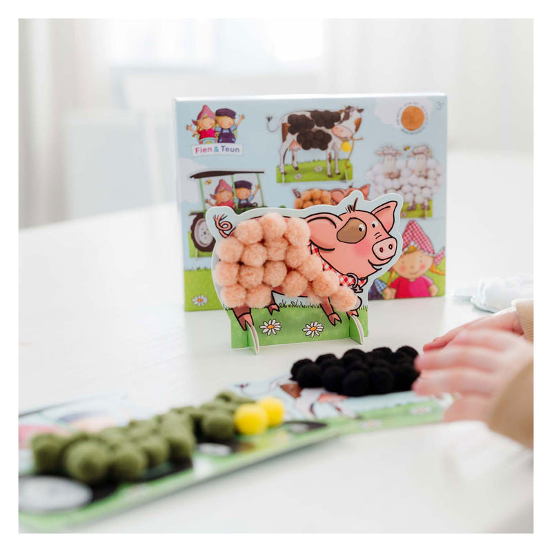 Afbeelding laden in galerijviewer, Bambolino fien teun knutselen - pompom plakken - knutselset boerderijdieren - creatief speelgoed, peuter, kleuter - vanaf 3 jaar - toys