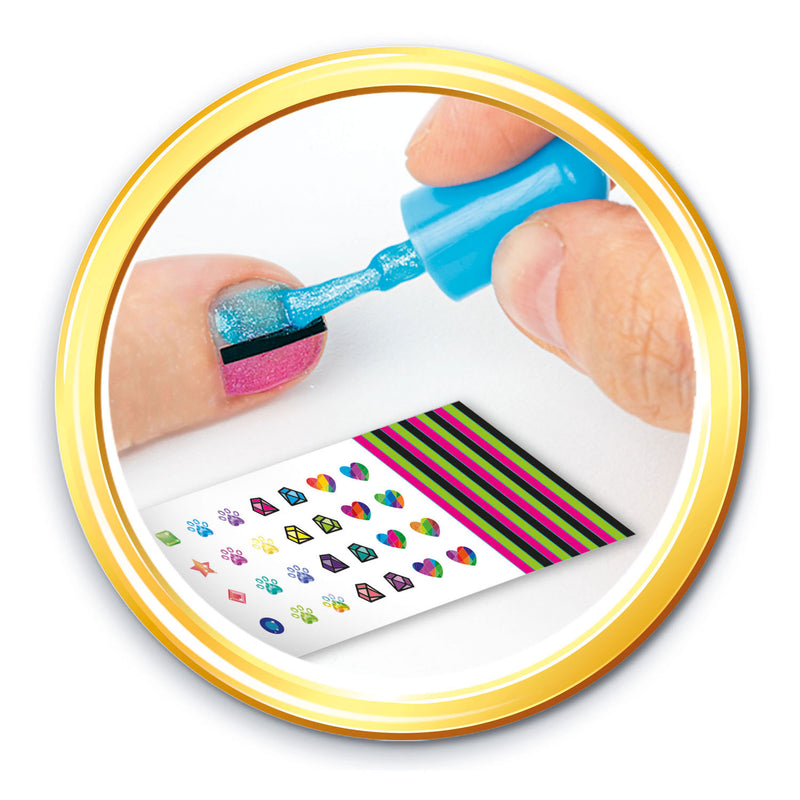 Afbeelding laden in galerijviewer, Clementoni crazy chic - nagelstudio voor kinderen - kinder nagellak met stickers, glitters en nageldroger - vanaf 6 jaar