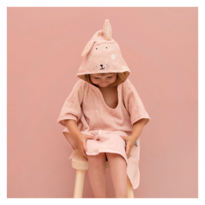 Afbeelding laden in galerijviewer, Trixie poncho - mrs. rabbit - 100% biologisch katoen - badcape kind met capuchon - met leuke details