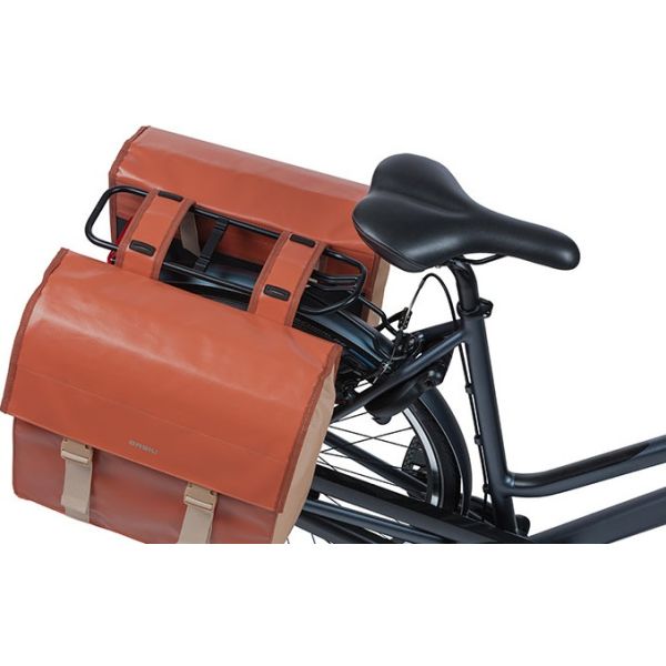 Load image into Gallery viewer, Basil Urban Load dubbele fietstas, rood, waterdicht, 48-53L