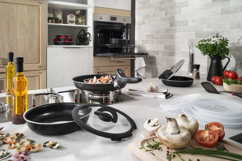 Cargue la imagen en el visor de la galería, Tefal Kookgerei Tefal L65033 Ingenio Expertise Hapjespan 26 cm Zwart