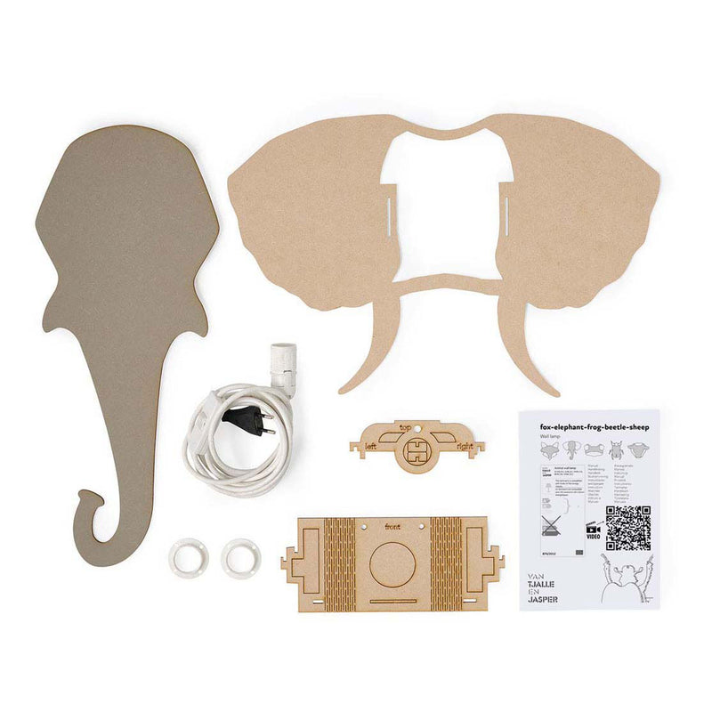 ギャラリービューアに画像をロードする, Van tjalle en jasper - olifant wandlamp - hout