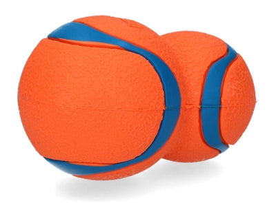 Afbeelding laden in galerijviewer, Chuckit! ultra tumbler - hondenspeelgoed - hondenbal - apporteerspeelgoed - natuurlijk rubber - ø7.5 cm - oranje blauw