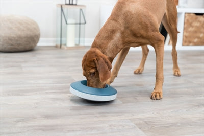 Afbeelding laden in galerijviewer, Trixie slowfeeding rocking bowl kunststof tpr grijs blauw