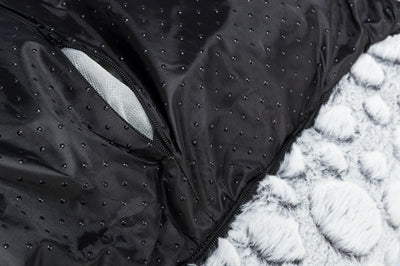 Load image into Gallery viewer, Trixie Hondenmand mila hoekig pluche wit grijs