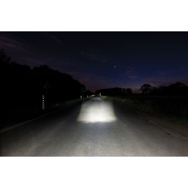 Load image into Gallery viewer, Axa koplamp dwn front 30 lux - usb-c oplaadbaar