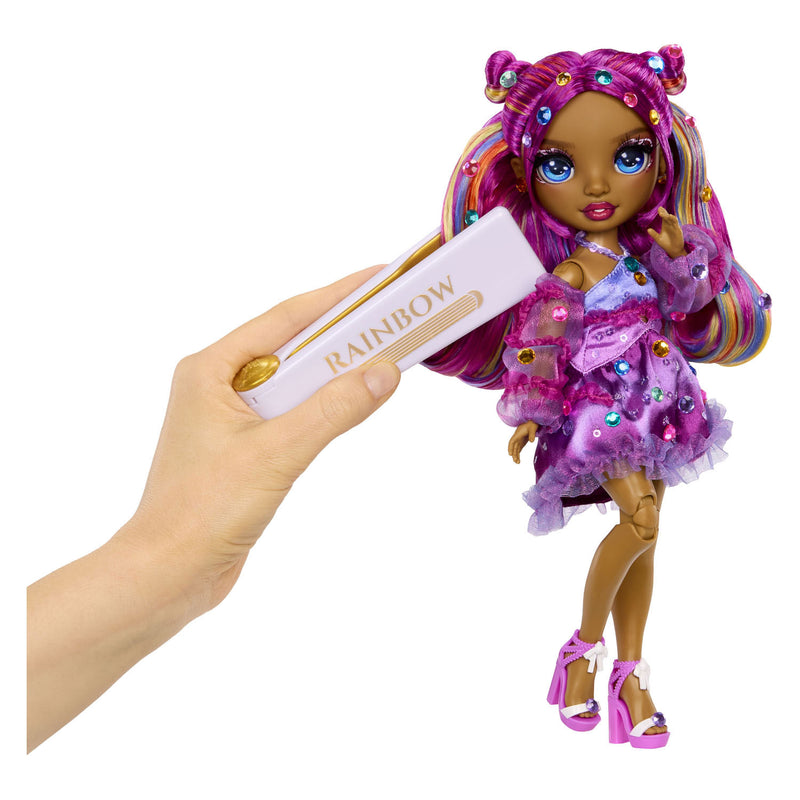 Afbeelding laden in galerijviewer, Rainbow high be dazzling-modepoppen - noémie violette (paars) met bedazzle-tool en glinsterende strass-steentjes