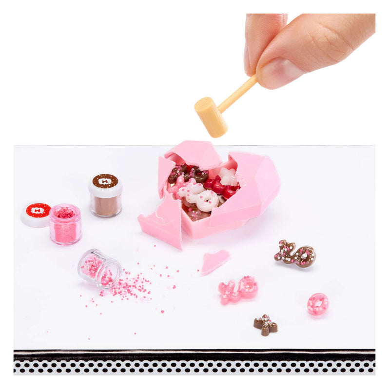 Laden Sie das Bild in Galerie -Viewer, Mga entertainment mga's miniverse make it mini with love