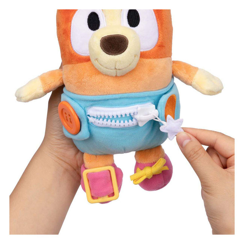 Afbeelding laden in galerijviewer, Moose toys bluey baby bingo dress and play pluchen knuffel