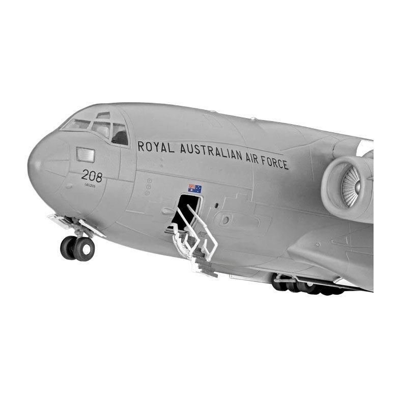 Load image into Gallery viewer, Revell modelbouwpakket boeing c-17a globemaster iii 1:144 - 137dlg.