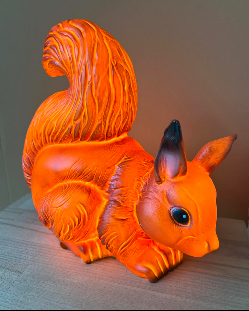 Afbeelding laden in galerijviewer, Egmont lamp eekhoorn. 26x21 cm. 0+