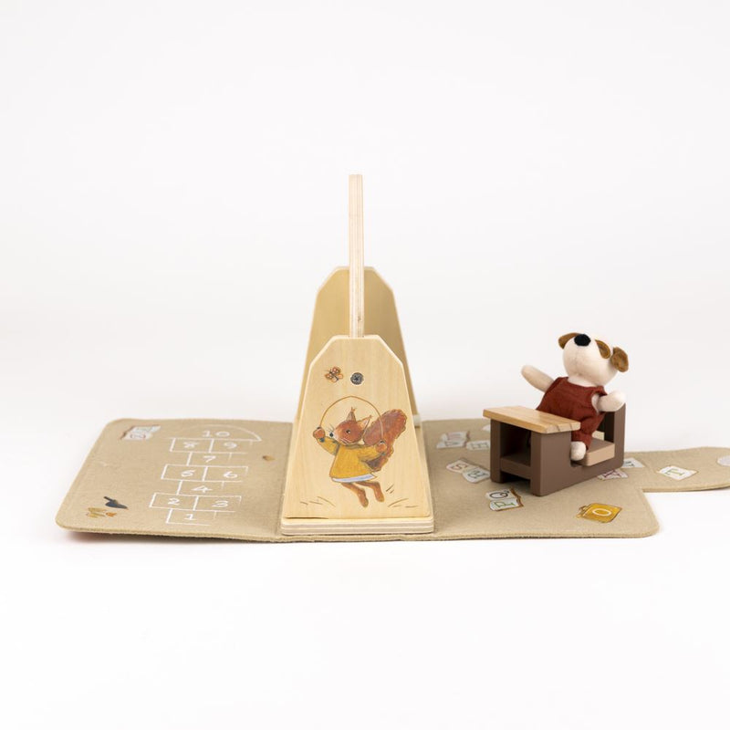 Afbeelding laden in galerijviewer, Egmont school mini vrienden. 23x21x10 cm
