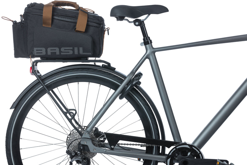 Load image into Gallery viewer, BASIL Miles XL Bagagedragertas Waterdicht Heren Fiets Zwart