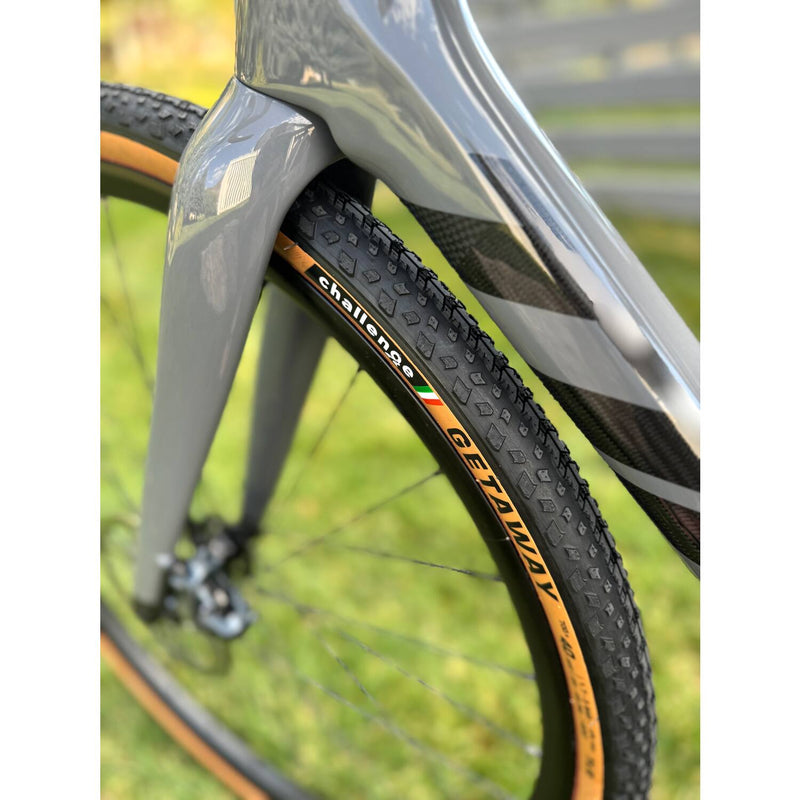 Load image into Gallery viewer, Challenge - getaway race tlr 700x40c zwart bruin