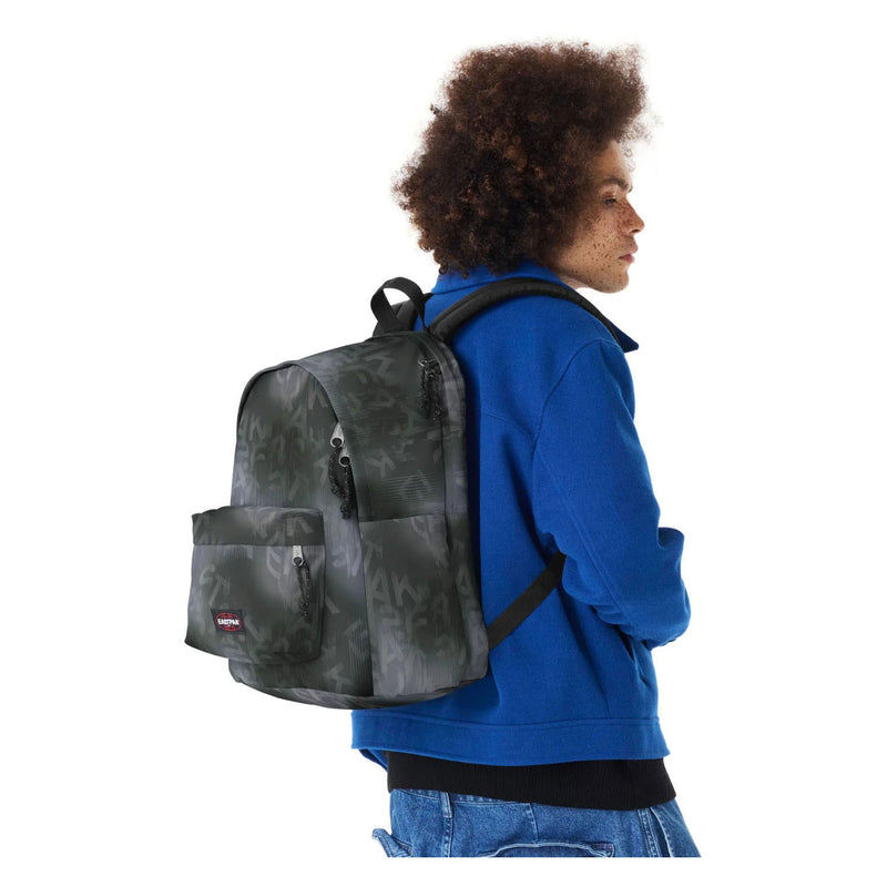 Afbeelding laden in galerijviewer, Eastpak day office rugzak - letter dye black