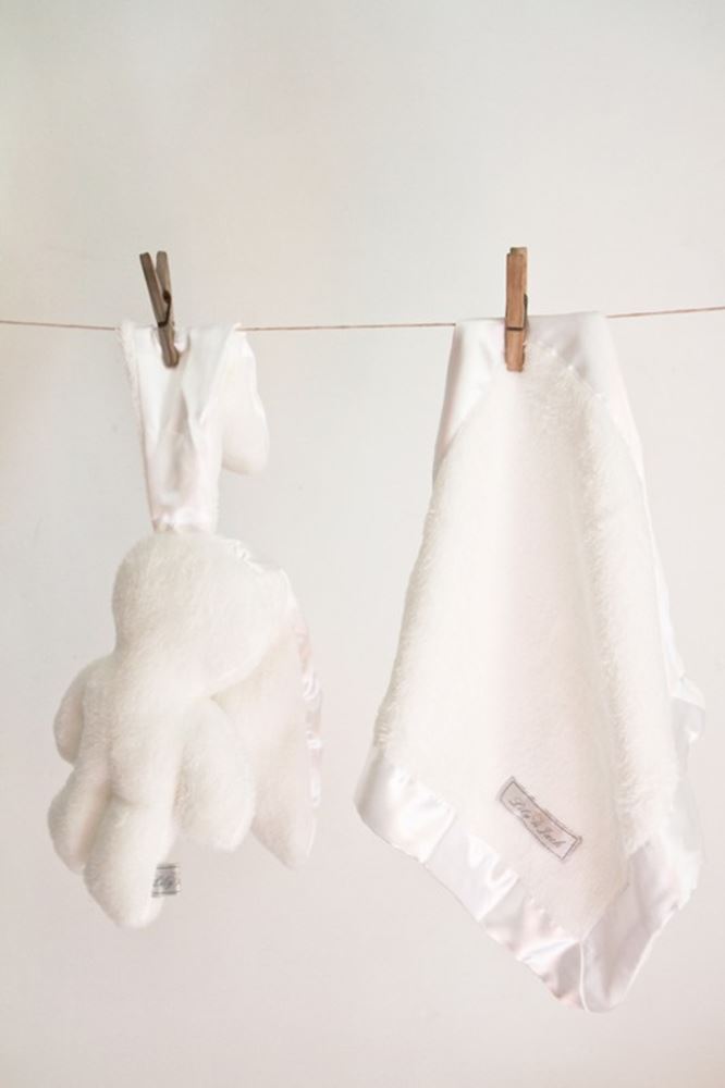 Afbeelding laden in galerijviewer, Snuggle bunny wit met witte oren. 26 cm