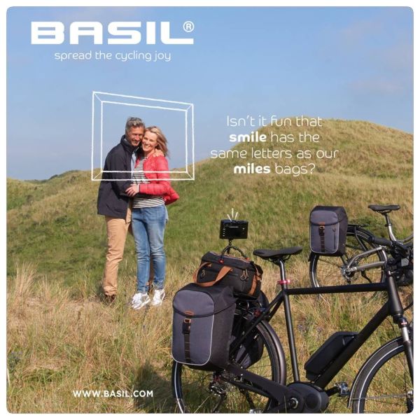 Load image into Gallery viewer, Basil Miles Dubbele Fietstas, waterdicht, Universal Bridge systeem, 34L, zwart antraciet