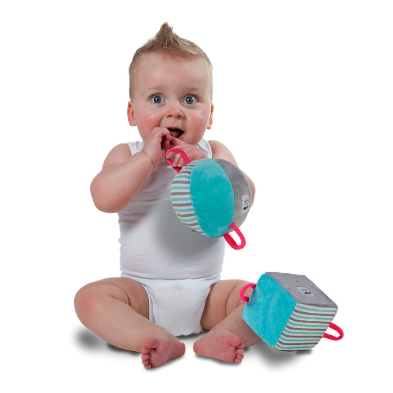Load image into Gallery viewer, Angel toys rammelaar kubus met belletje 11 cm