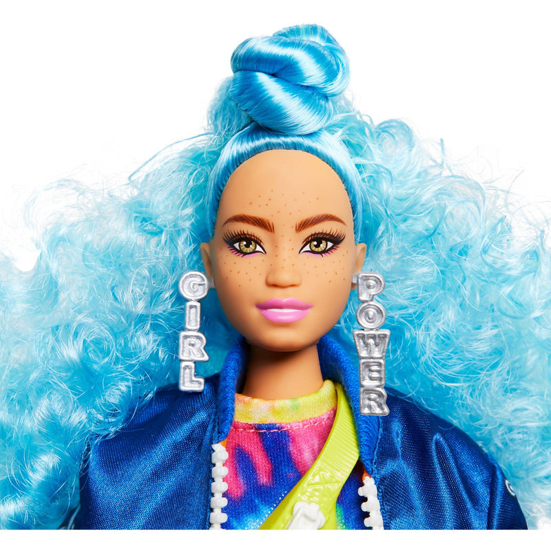 Load image into Gallery viewer, Mattel Extra Doll #4 with Skateboard 2 Kittens
