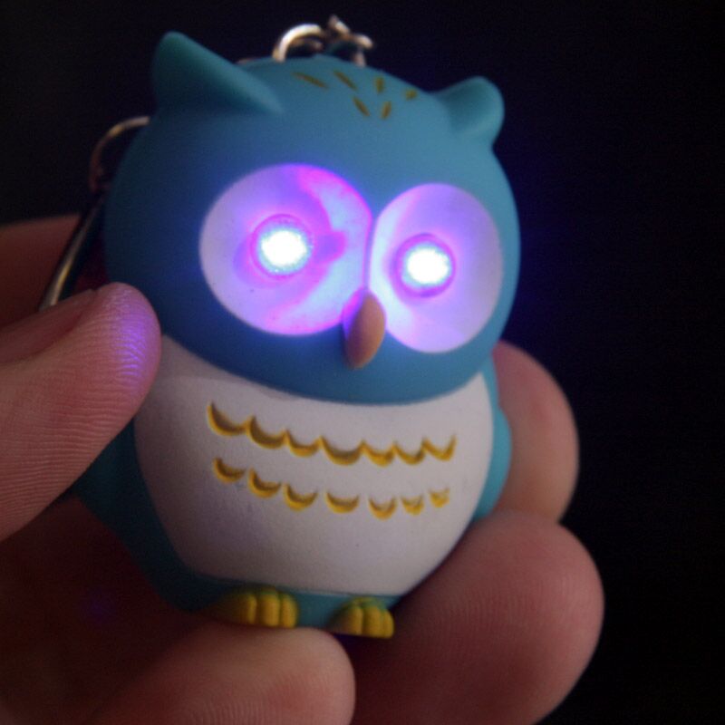 ギャラリービューアに画像をロードする, Roze blauw oplichtende roepende uil sleutelhouder