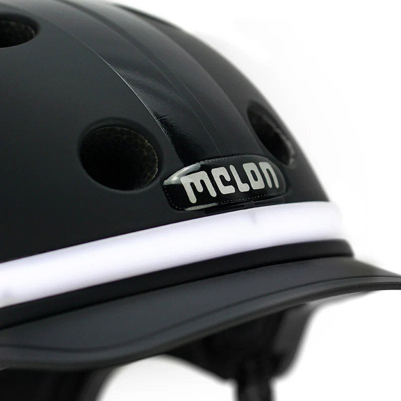 Load image into Gallery viewer, Melon helm met verlichting e-series black ice m-l