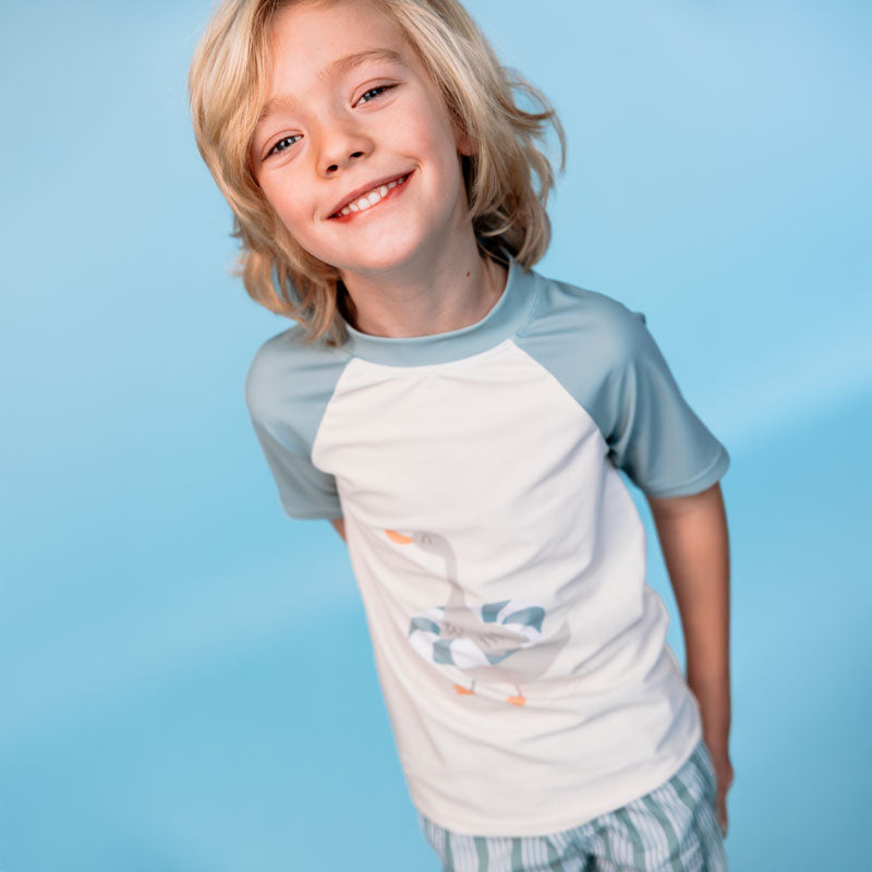 Laden Sie das Bild in Galerie -Viewer, Resort stripe | groen uv zwemshirt met korte mouwen