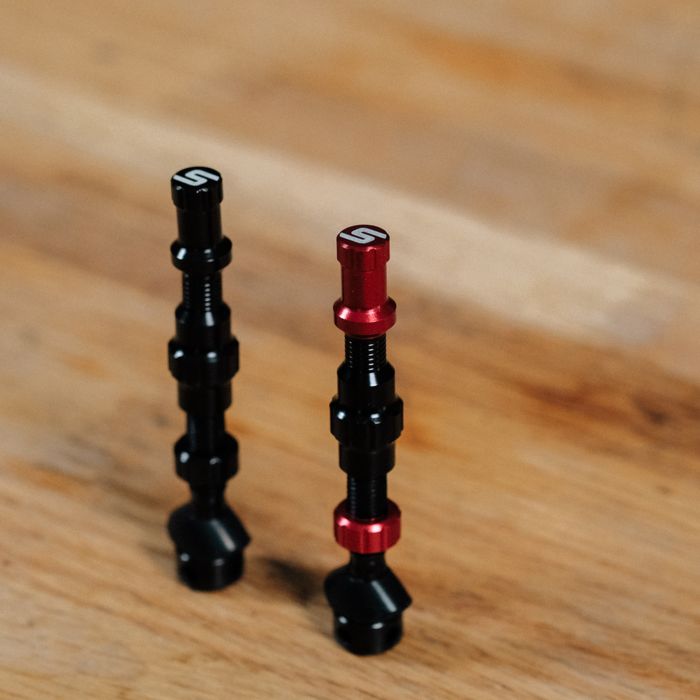 Afbeelding laden in galerijviewer, Stans stan's tubeless valve color kit - red