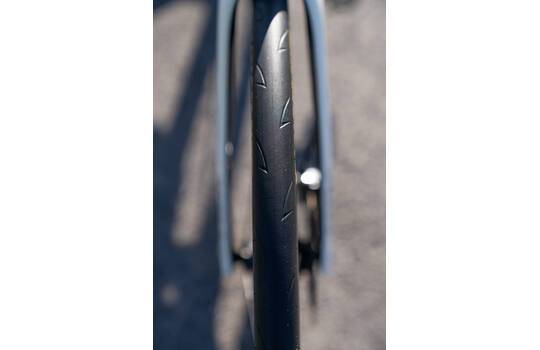 Cargue la imagen en el visor de la galería, Goodyear - eagle f1 rs tlr 700x28c
