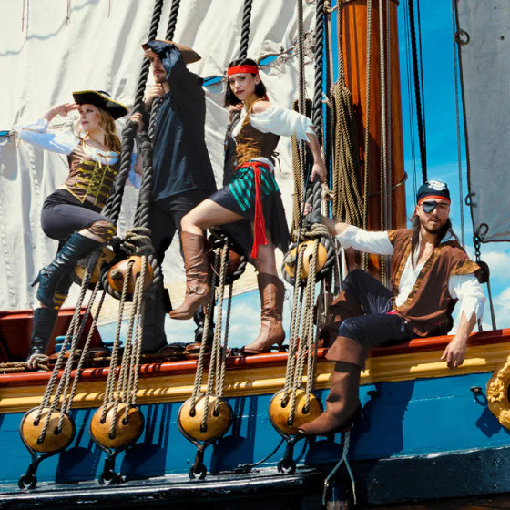 Load image into Gallery viewer, Boland Piraat Storm Kostuum Dames Zwart Wit maat 36 38