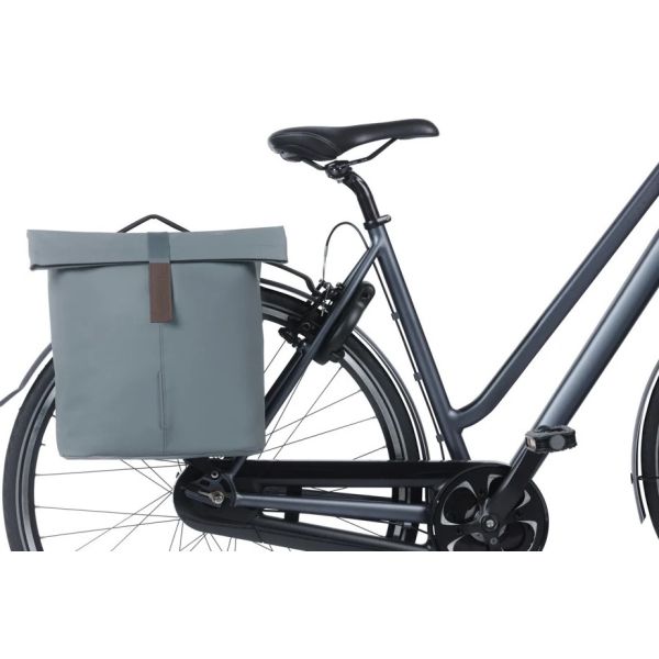 Afbeelding laden in galerijviewer, Basil dubbele fietstas city mik 28-32 liter - graphite blue