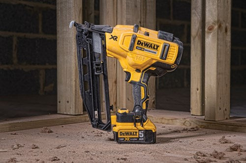 Load image into Gallery viewer, Dewalt dcn660n 18v afwerktacker 16ga | body - zonder accu's en lader - dcn660n