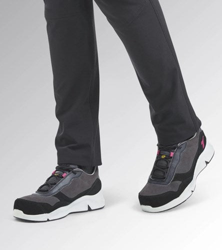 Afbeelding laden in galerijviewer, Diadora werkschoen athena laag 179902 s3l d0458 | nine iron raspberry (d0458) | maat 37 - 8053607443499
