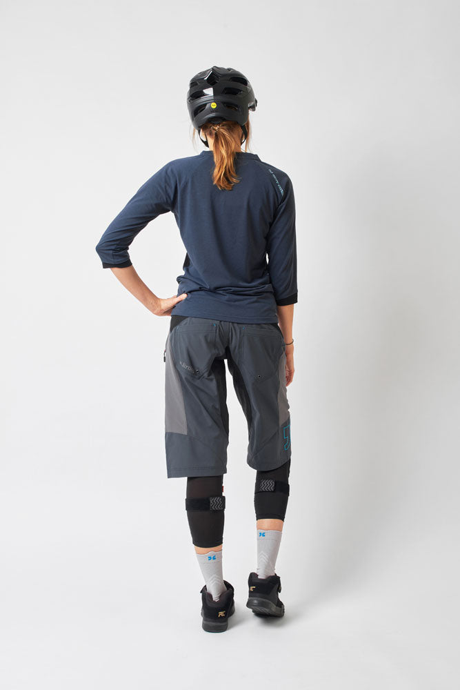 Load image into Gallery viewer, Dirtlej trailscout half half - women's mtb shorts