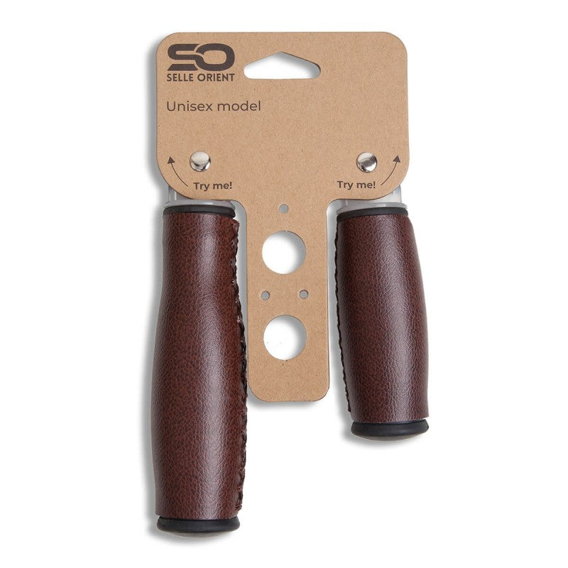 Chargez l'image dans la visionneuse de la galerie, Falko import export selle orient set handvatten kunstleer bruin 135 92 mm.