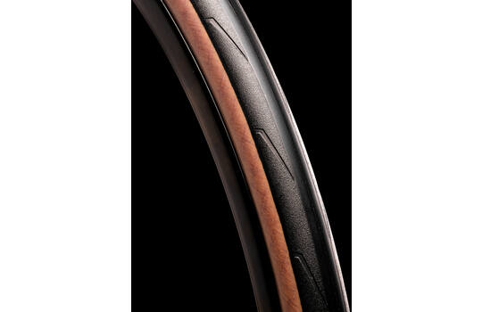 Load image into Gallery viewer, Goodyear - eagle tlr 700x32c transparant