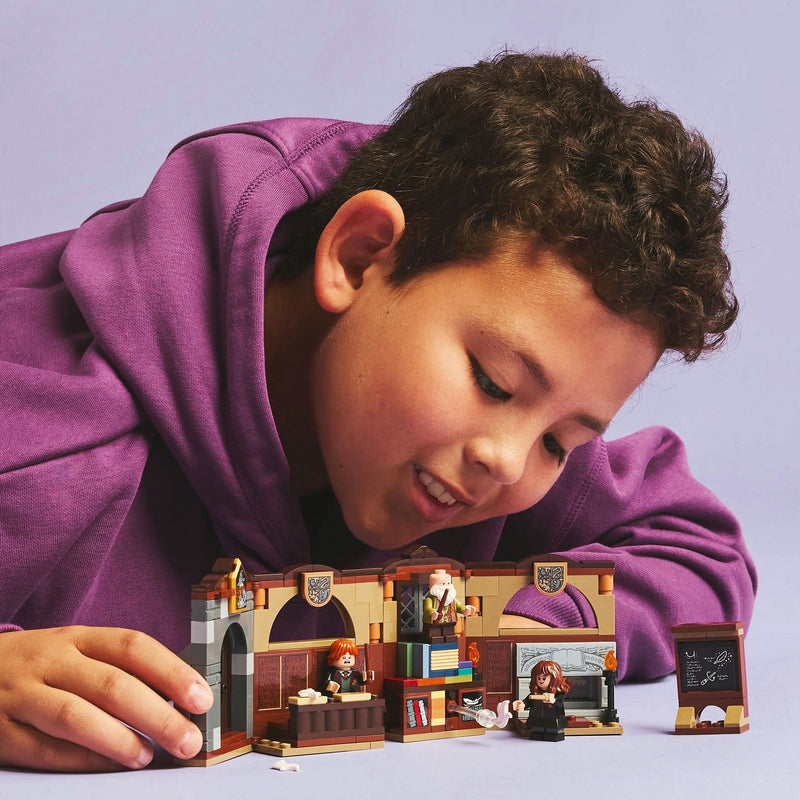 Afbeelding laden in galerijviewer, Lego harry potter™ kasteel zweinstein™: toverspreukenles - 76442