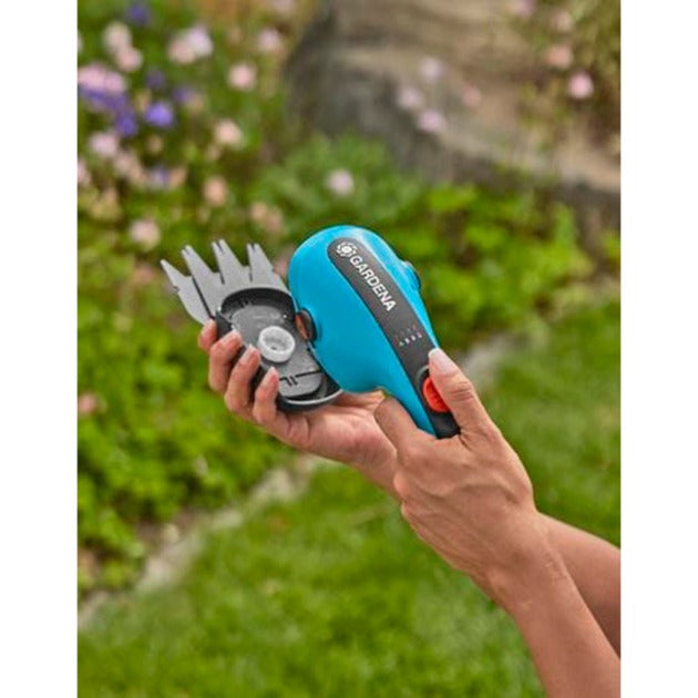 Load image into Gallery viewer, Gardena accu-grasschaar classiccut li - 09884-20 09884-20