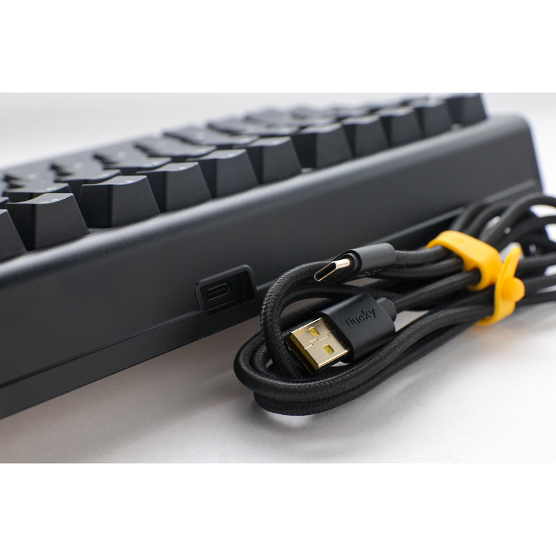 Load image into Gallery viewer, Ducky projectd tinker 75 met qmk via, toetsenbord (zwart wit, us lay-out, cherry mx red, rgb led, double-shot pbt, hot-swappable, gasket mount, 75%)