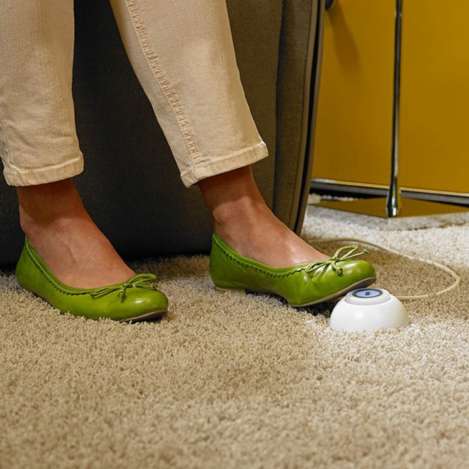 Afbeelding laden in galerijviewer, Brennenstuhl eco-line stekkerdoos comfort switch plus el csp 24 6-voudig wit 1,5m h05vv-f 3g1,5 2 permanente, 4 schakelbare externe voetschakelaar