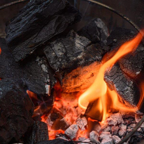 Load image into Gallery viewer, Kamado joe big block xl brokken houtskool (9 kg)