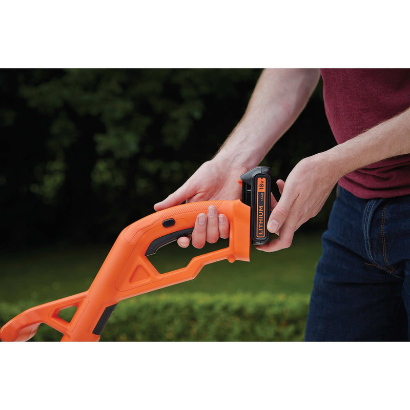 Laden Sie das Bild in Galerie -Viewer, Black+decker st1823b-xj 18v afs grastrimmer 25cm (oranje zwart, accu en oplader niet inbegrepen)